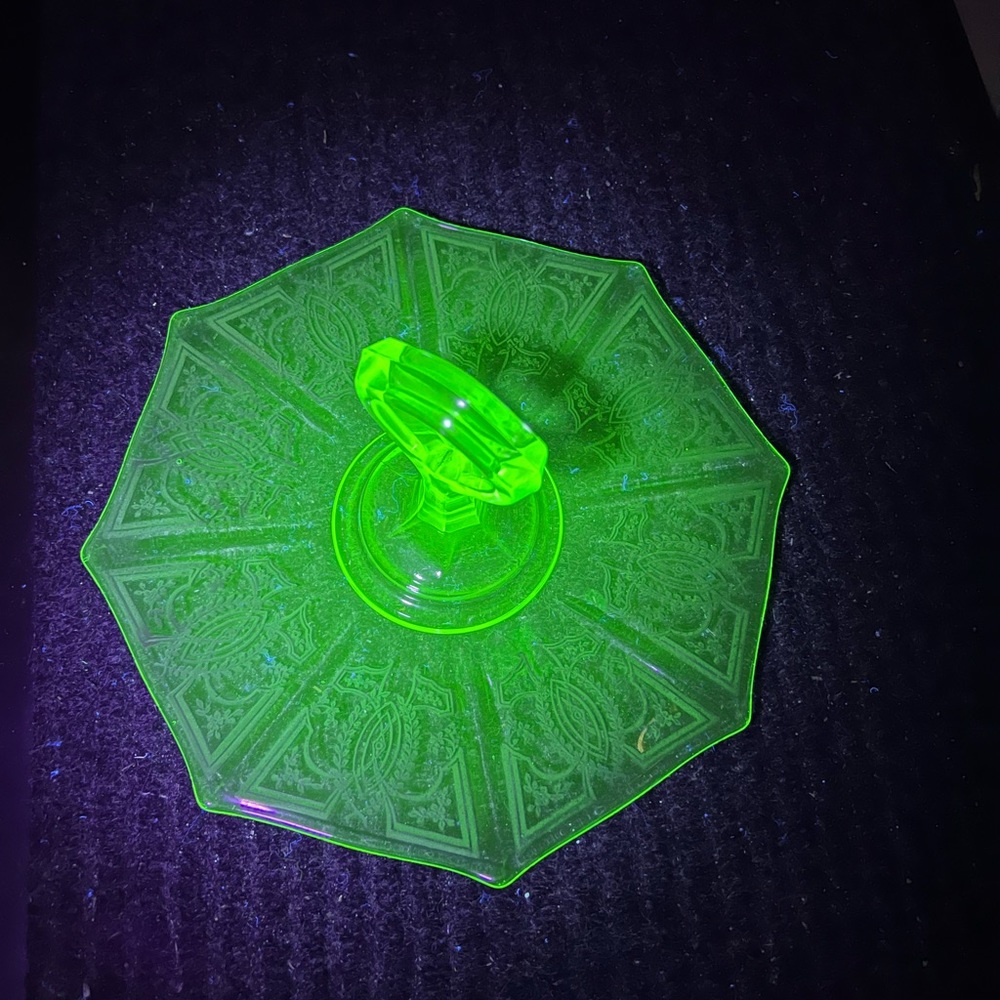 Vintage green uranium depression glass platter